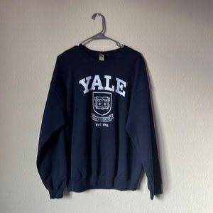 Yale graphic crewneck